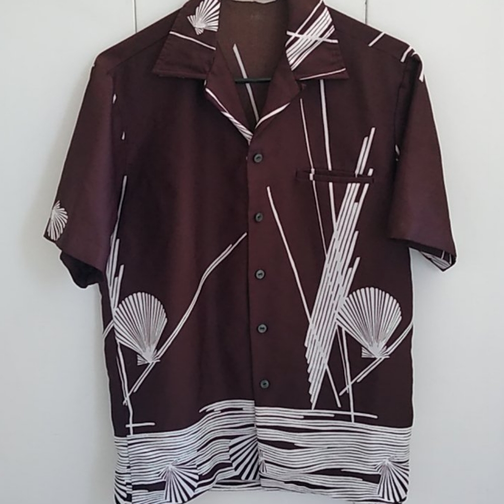 Button Down Short Sleeve Shirt (Size S)
